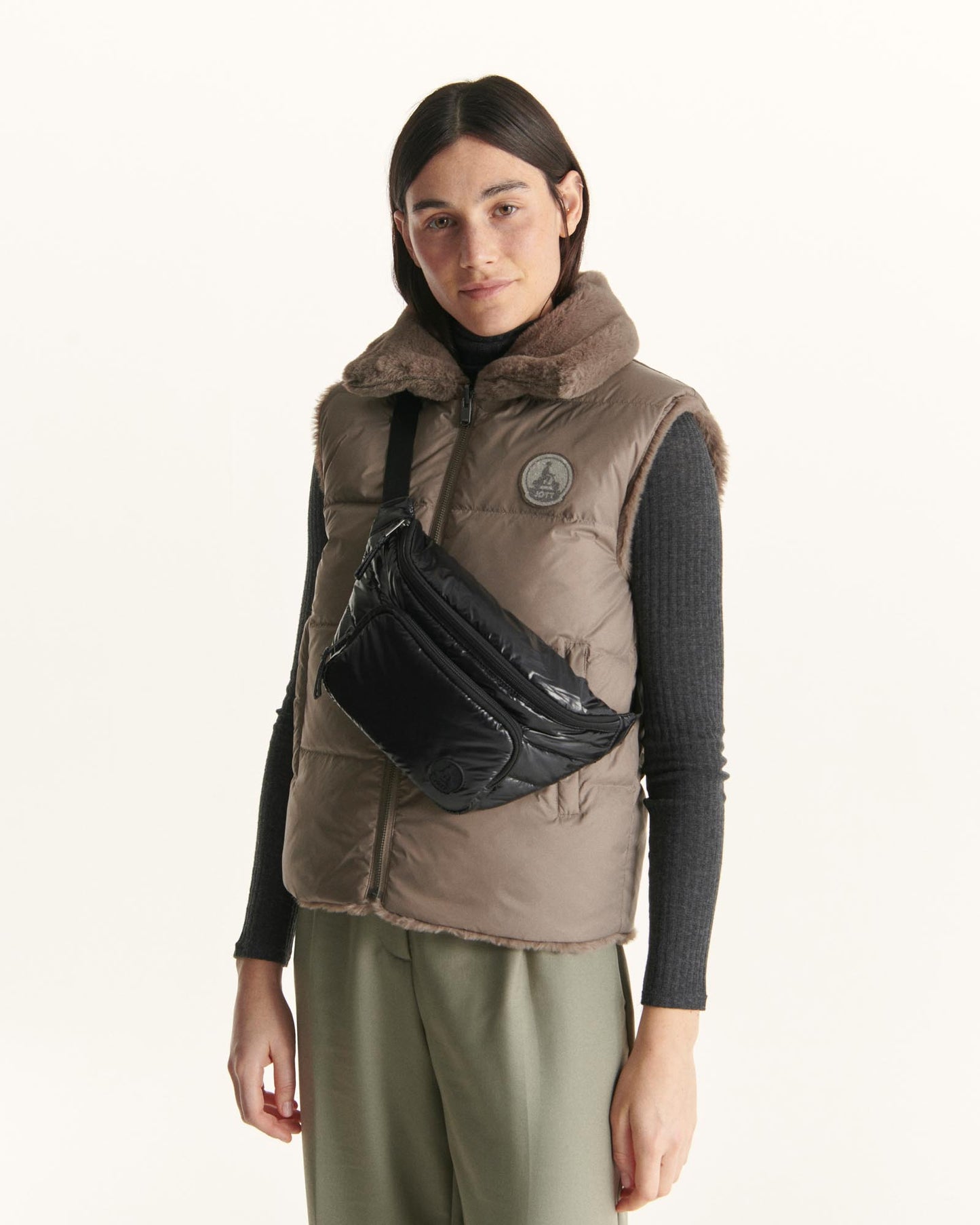 Banane laquée Noir Dena 2.0